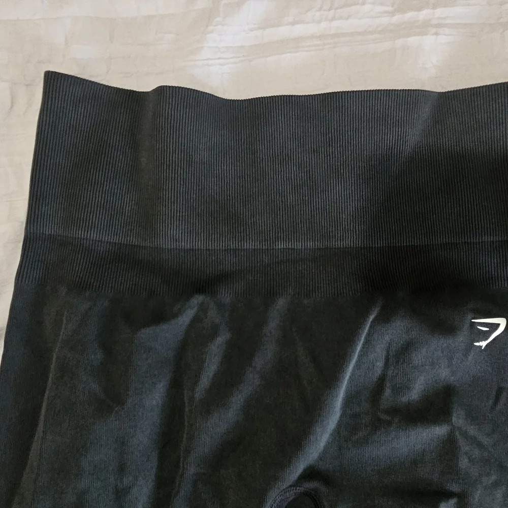 Black Gymshark Leggings - Picture 3 of 4